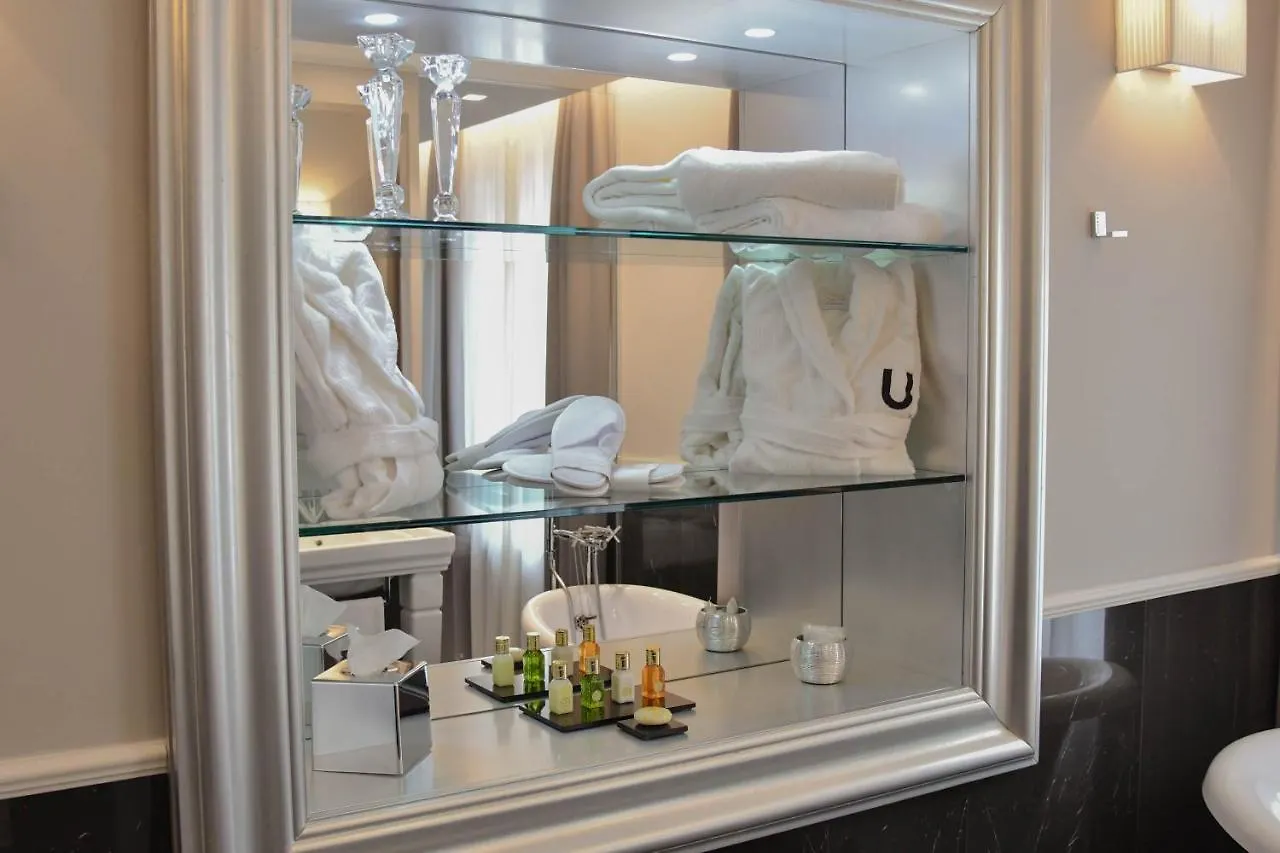 The Unique Brera Hotel Milan 2*,